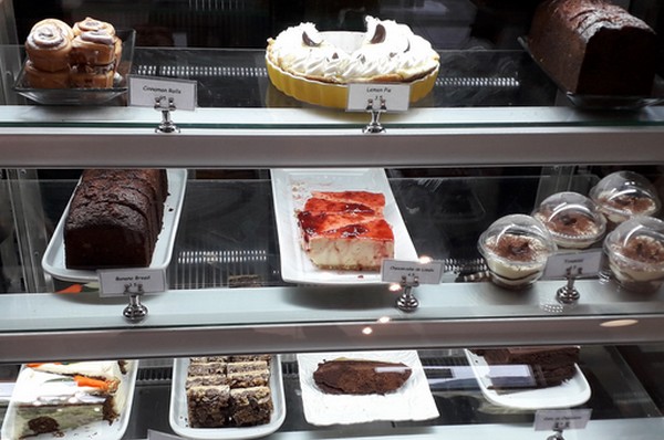 Cakes and chocolate in the café "Fábrica de Chocolate" in Bajo Boquete